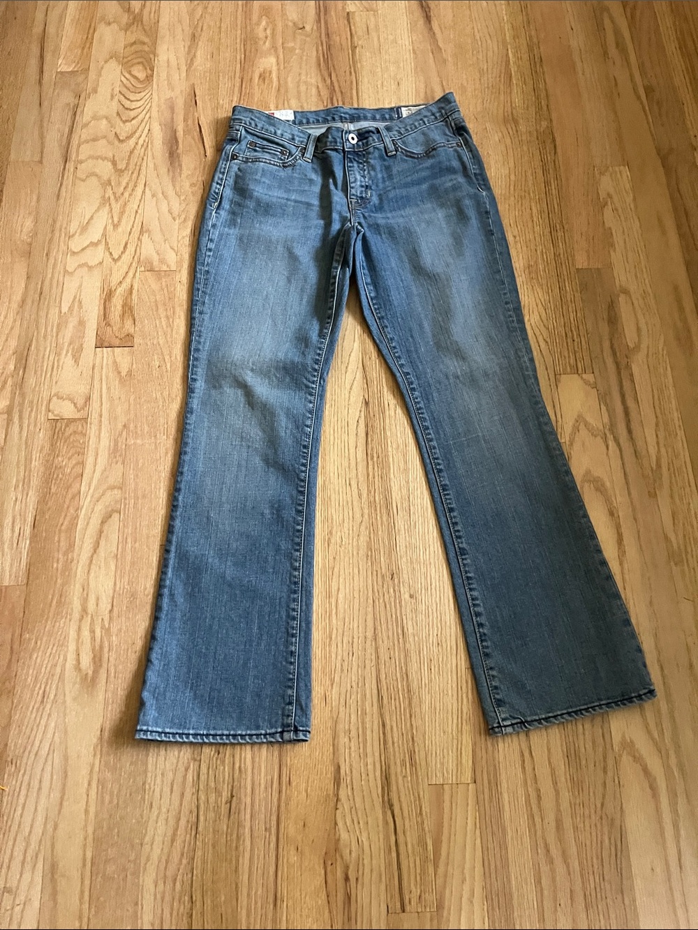 Women's Flared Jeans in Medium Blue Wash